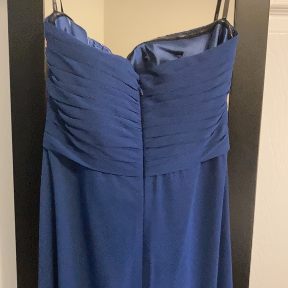 Gown - Picture 4 of 4